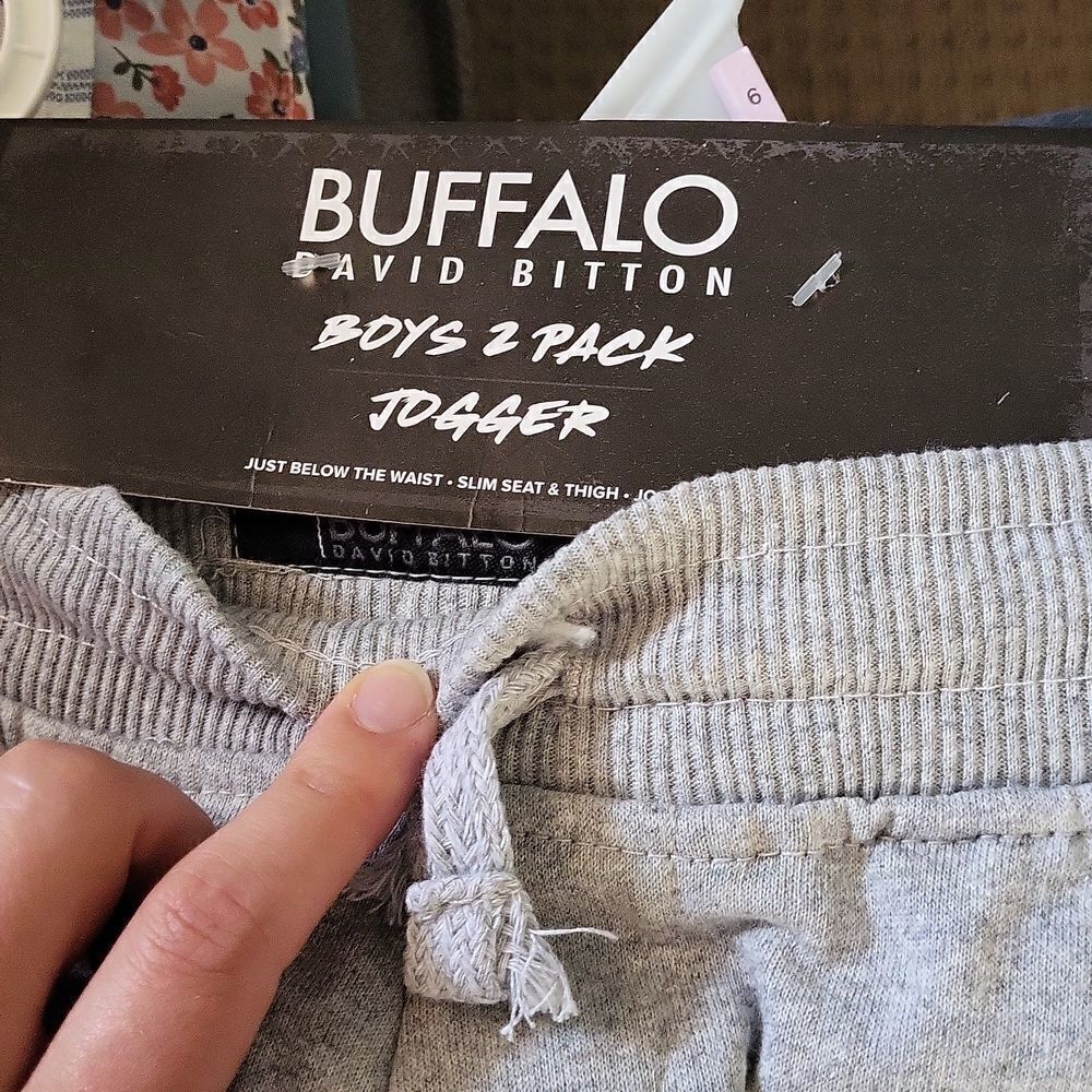 𝅺BOYS 2 pack jogger shorts size 6 - Picture 4 of 4